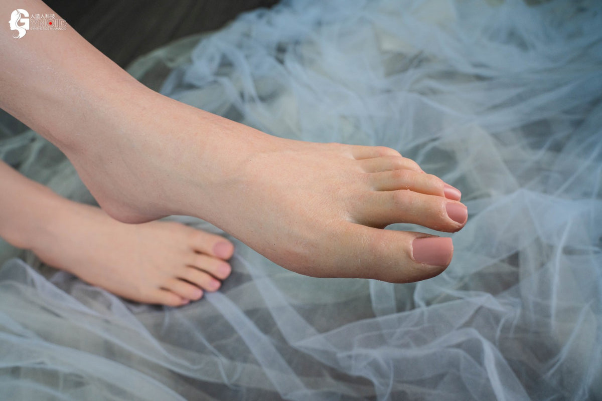 Sex doll Lori Model 13R Deluxe (Gynoid Doll 170cm F-cup silicone)