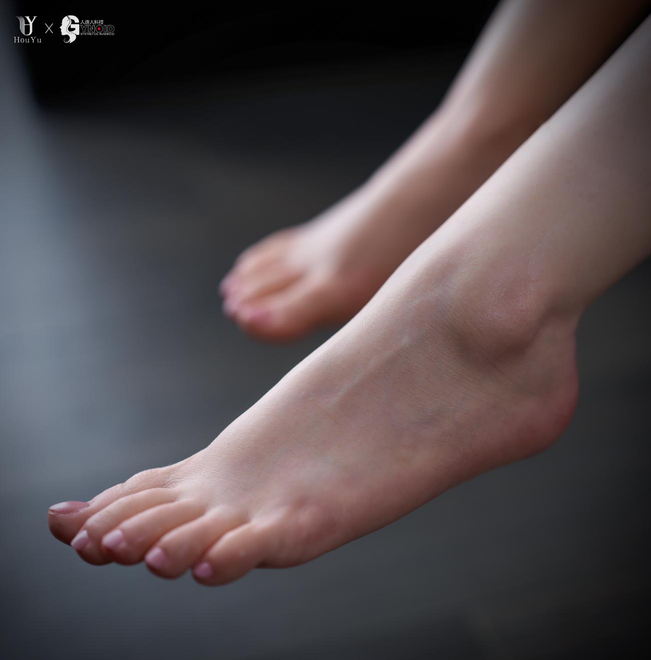 Sex doll Elle (HouYu Doll 150cm F-cup silicone)