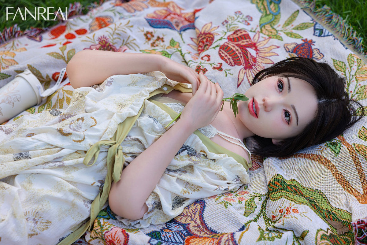 Molly Sex doll (FanReal Doll 153cm B-cup silicone)