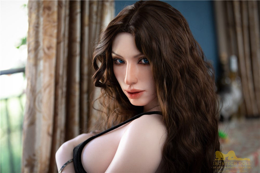 Esmeralda sexpuppe (Irontech Doll 166 cm C-cup S28 Silikon)